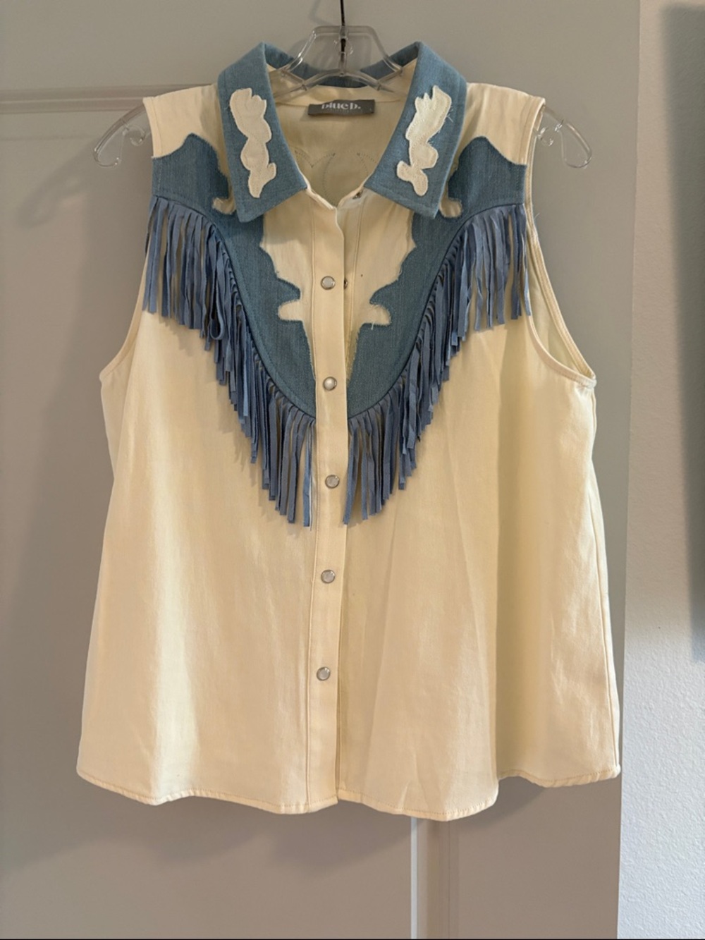 Sleeveless Western Fringe Button-Down Shirt in Cream and Blue